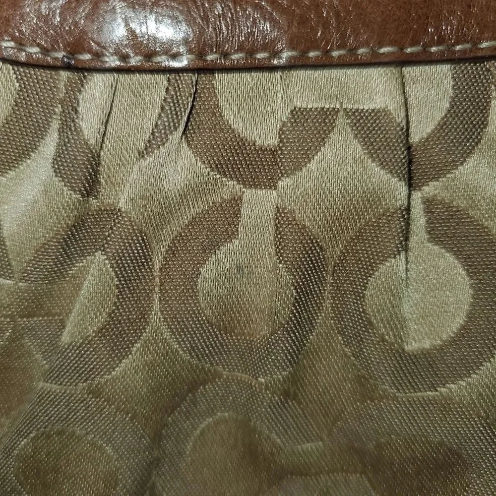Coach Signature 